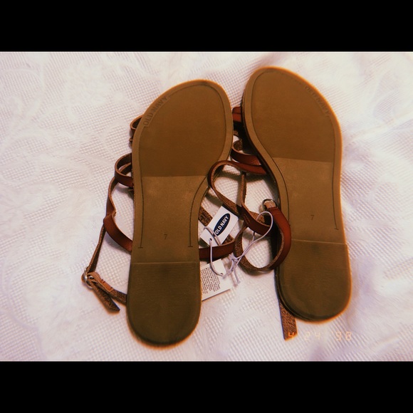 Size 7 Sandals - Picture 2 of 2